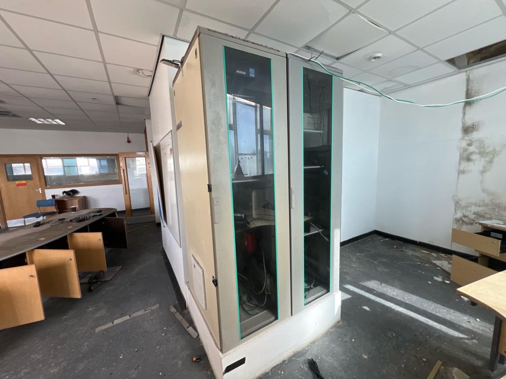 3 x Server Racks - Image 2 of 7