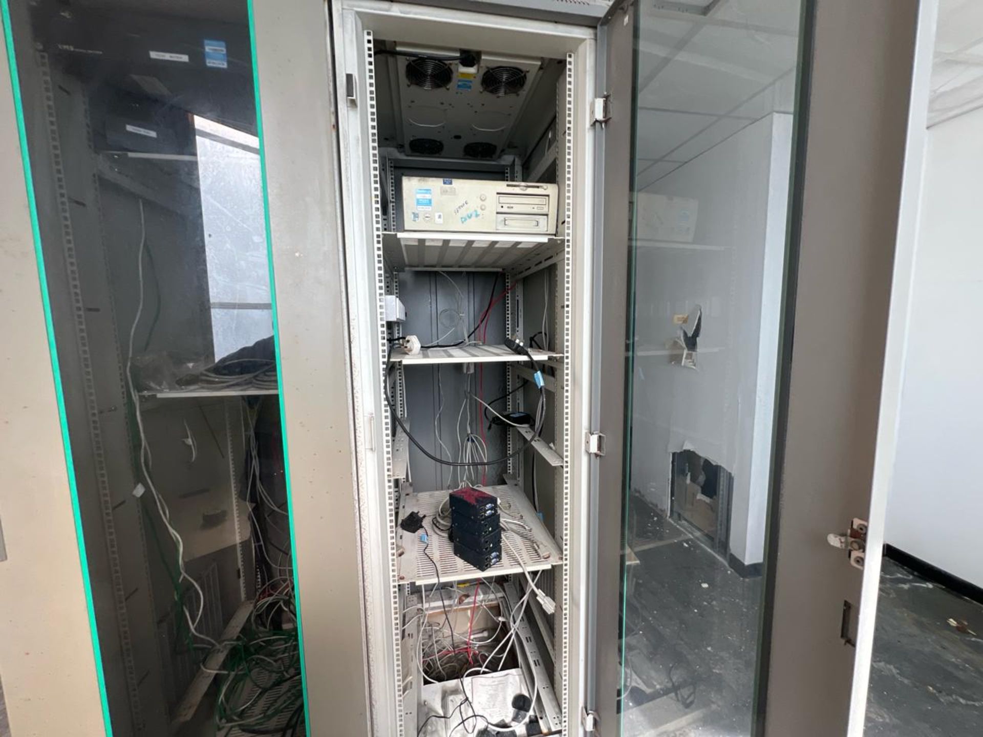 3 x Server Racks - Image 5 of 7