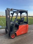 2009 Linde 1.6 Tonne Electric Forklift, Container Spec, 4.6m Mast, 6704 Hrs,Side Shift, with Charger