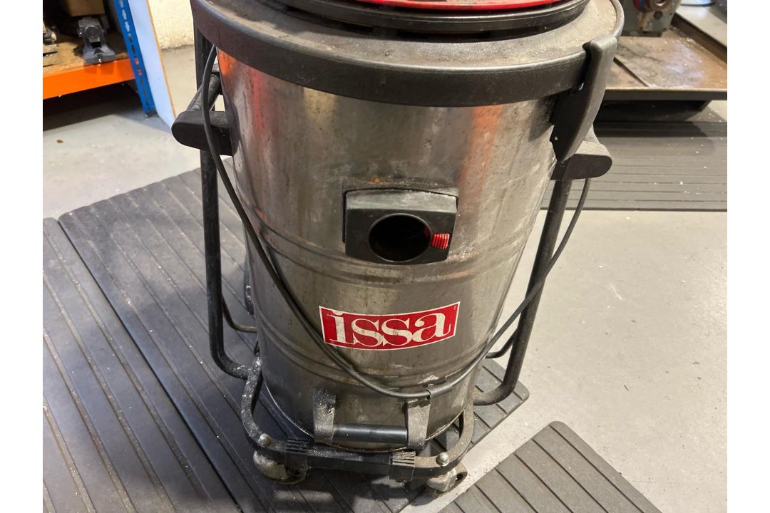 Issa Industrial Wet & Dry Vacuum Cleaner - Image 7 of 8
