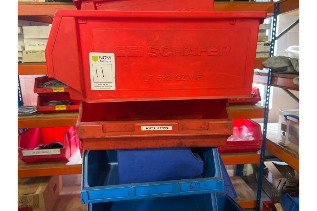 Pallet Of 70 Assorted Plastic Storage Bins - Image 4 of 9