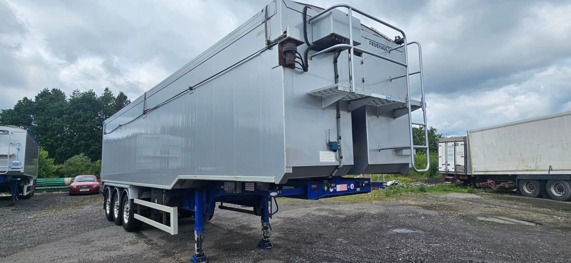 67 Cubic Yard Tri Axle Tipping Trailer - Image 2 of 37