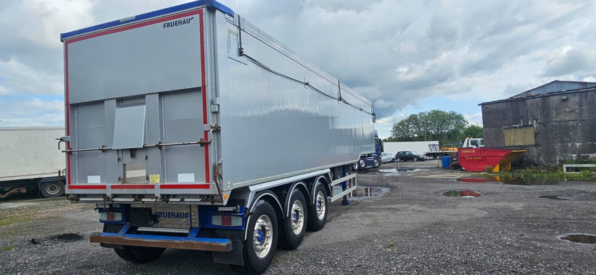 67 Cubic Yard Tri Axle Tipping Trailer - Image 28 of 37