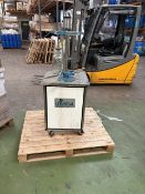 Vacufill Semi Automatic Vacuum Level Liquid Filling Machine