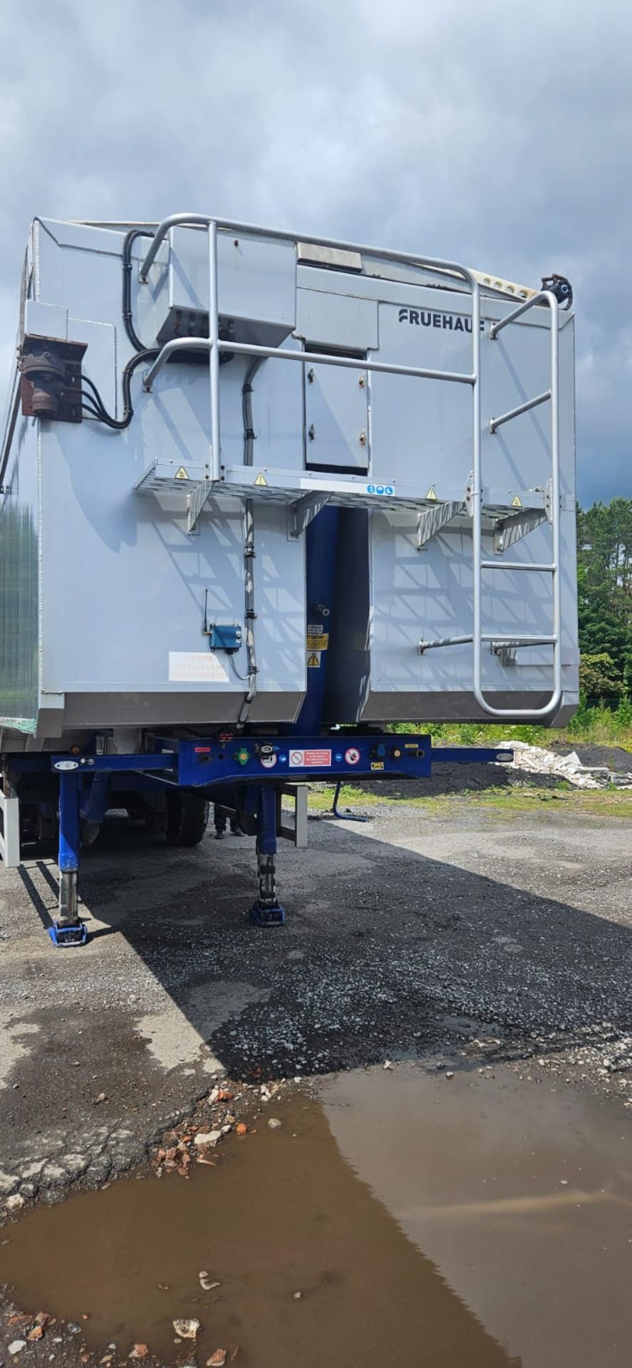 67 Cubic Yard Tri Axle Tipping Trailer - Image 12 of 37