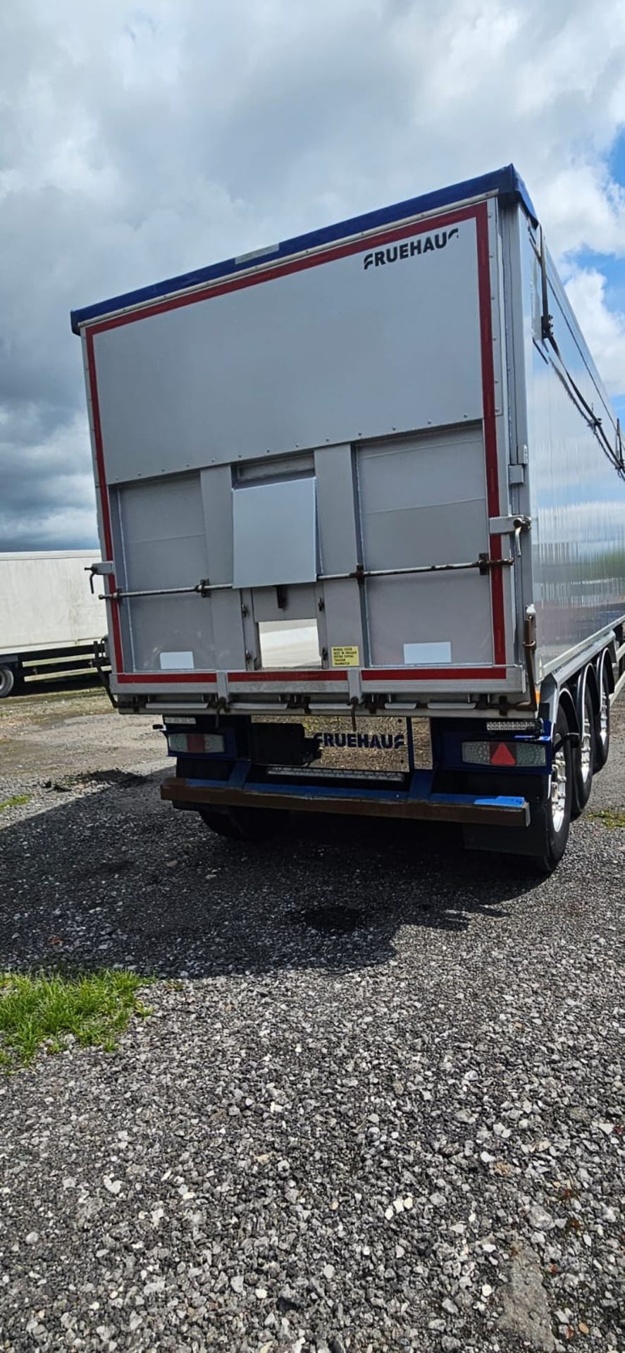 67 Cubic Yard Tri Axle Tipping Trailer - Image 19 of 37