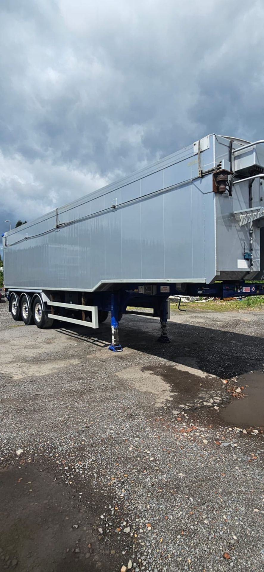 67 Cubic Yard Tri Axle Tipping Trailer - Image 8 of 37