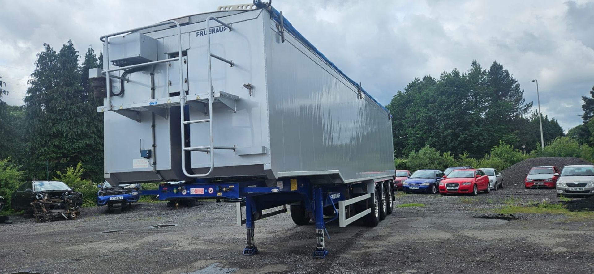 67 Cubic Yard Tri Axle Tipping Trailer - Image 33 of 37