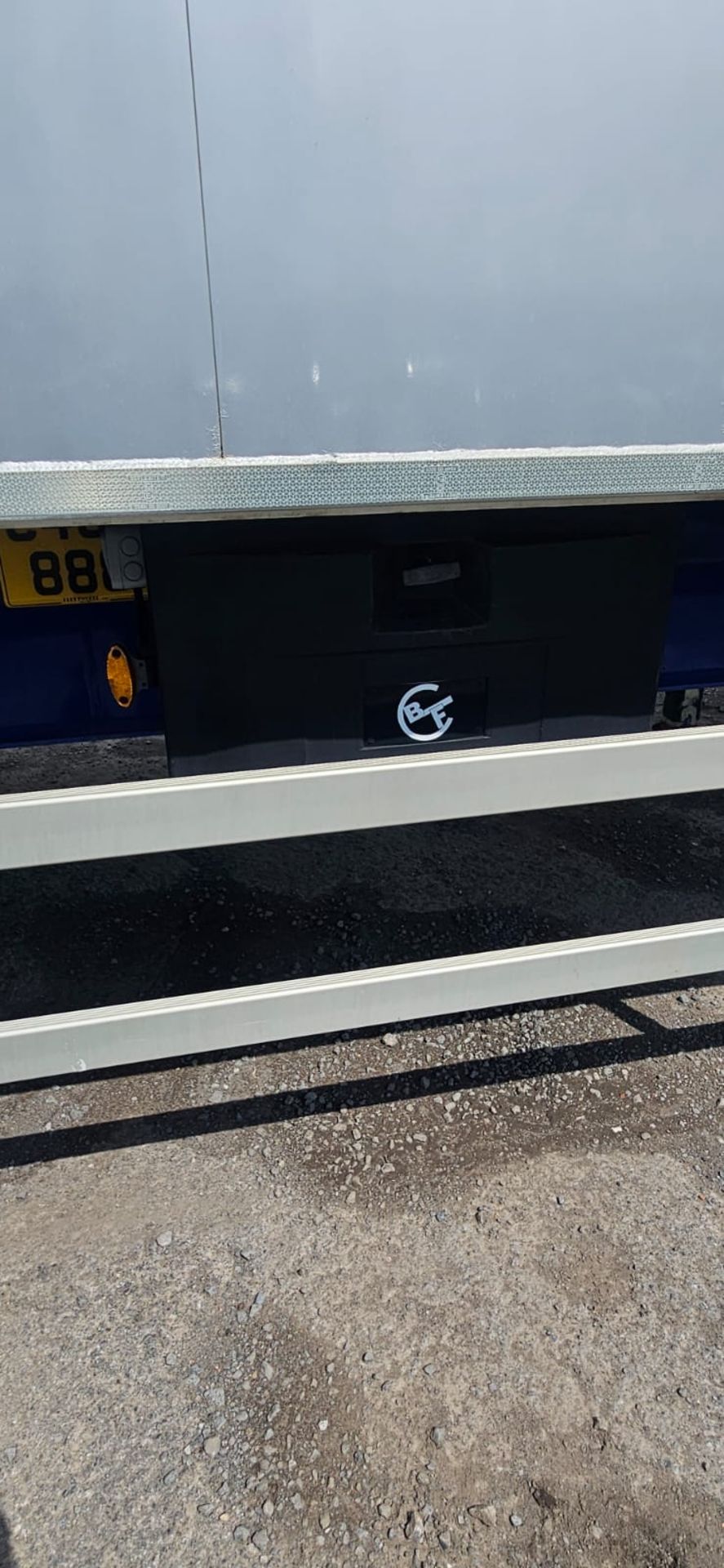 67 Cubic Yard Tri Axle Tipping Trailer - Image 25 of 37