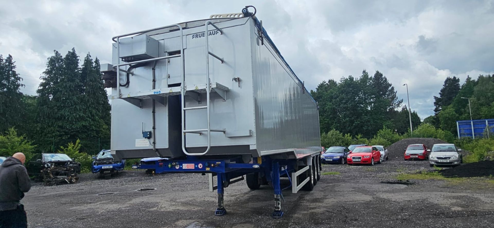 67 Cubic Yard Tri Axle Tipping Trailer - Image 32 of 37