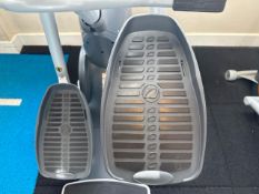 Octane Fitness XR6000 Horizontal Elliptical Machine