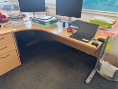 Wooden Corner Desk - No Reserve