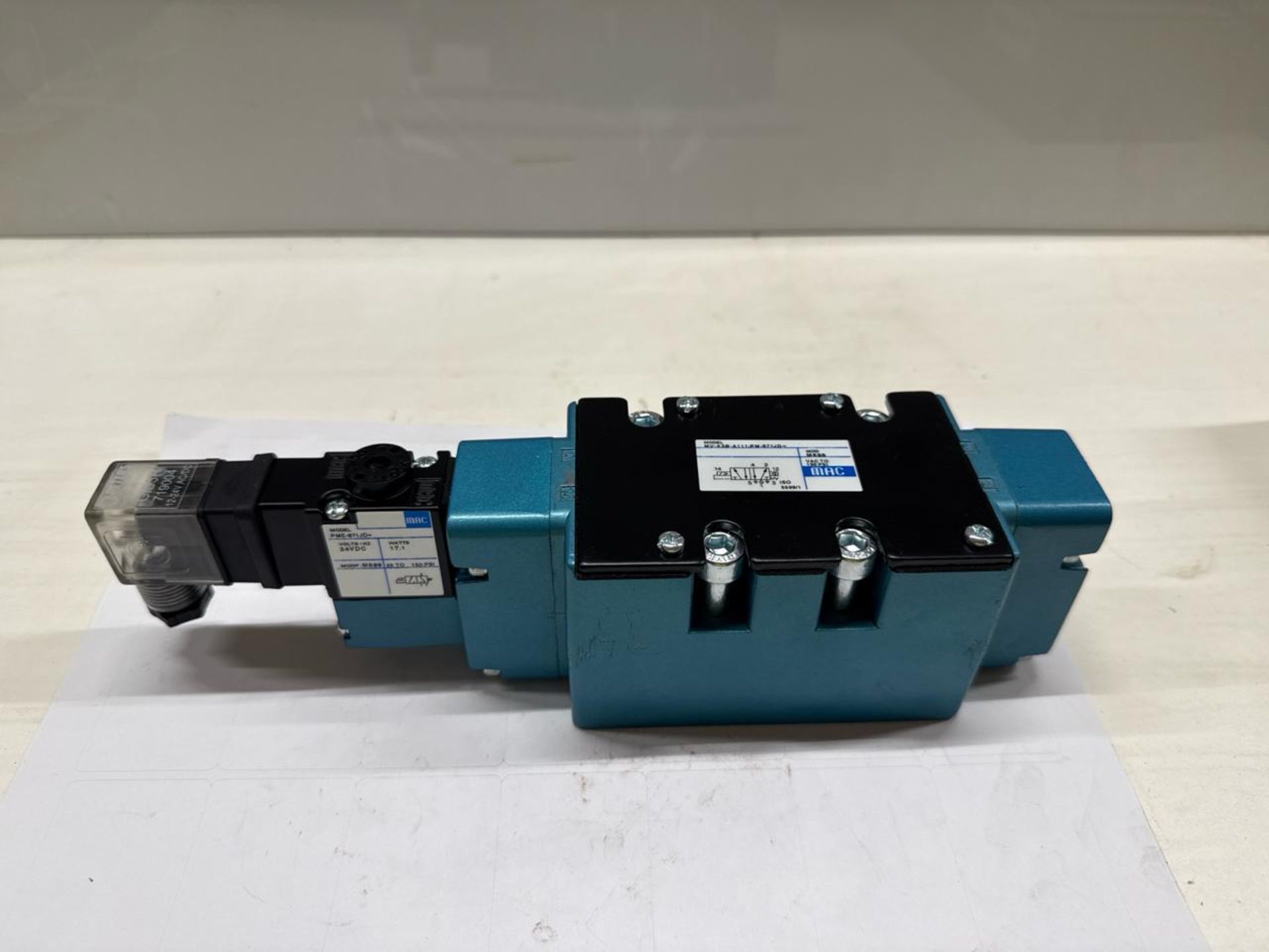 Mac Solonoid Valve 17.1 Watts New X 5 - Image 2 of 7