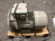 Siemens 1LE10011AA434JB4 3kW 3-Phase Motor IMB35 400V/460V 100L Frame IP55 CE
