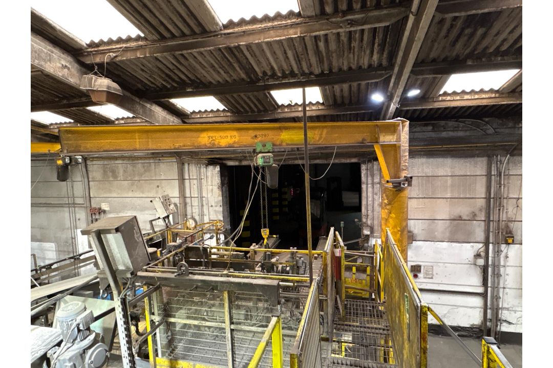 500kg Frame Chain Hoist - Image 1 of 6
