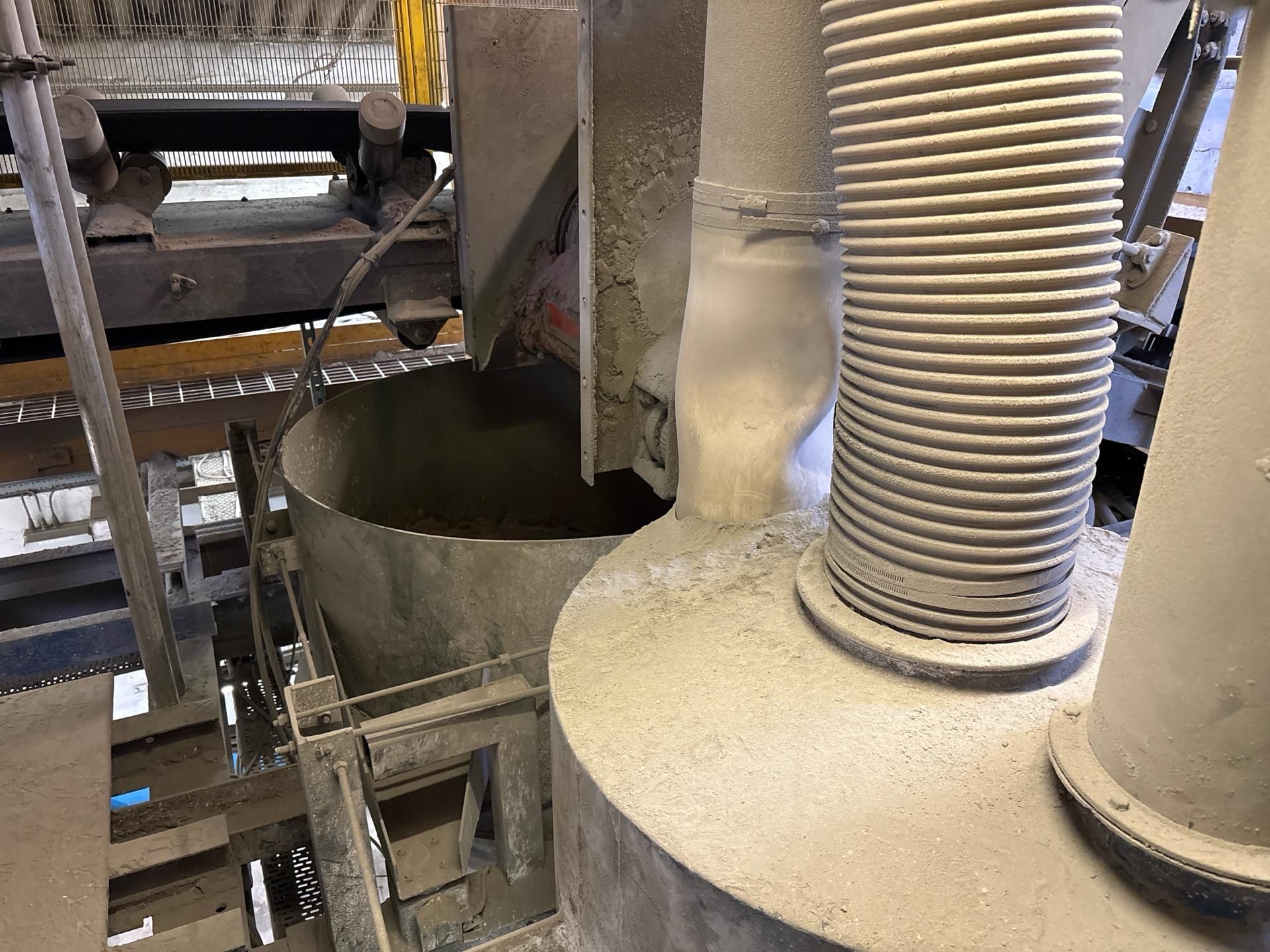 Weighfeeder and Mixer - Image 15 of 16