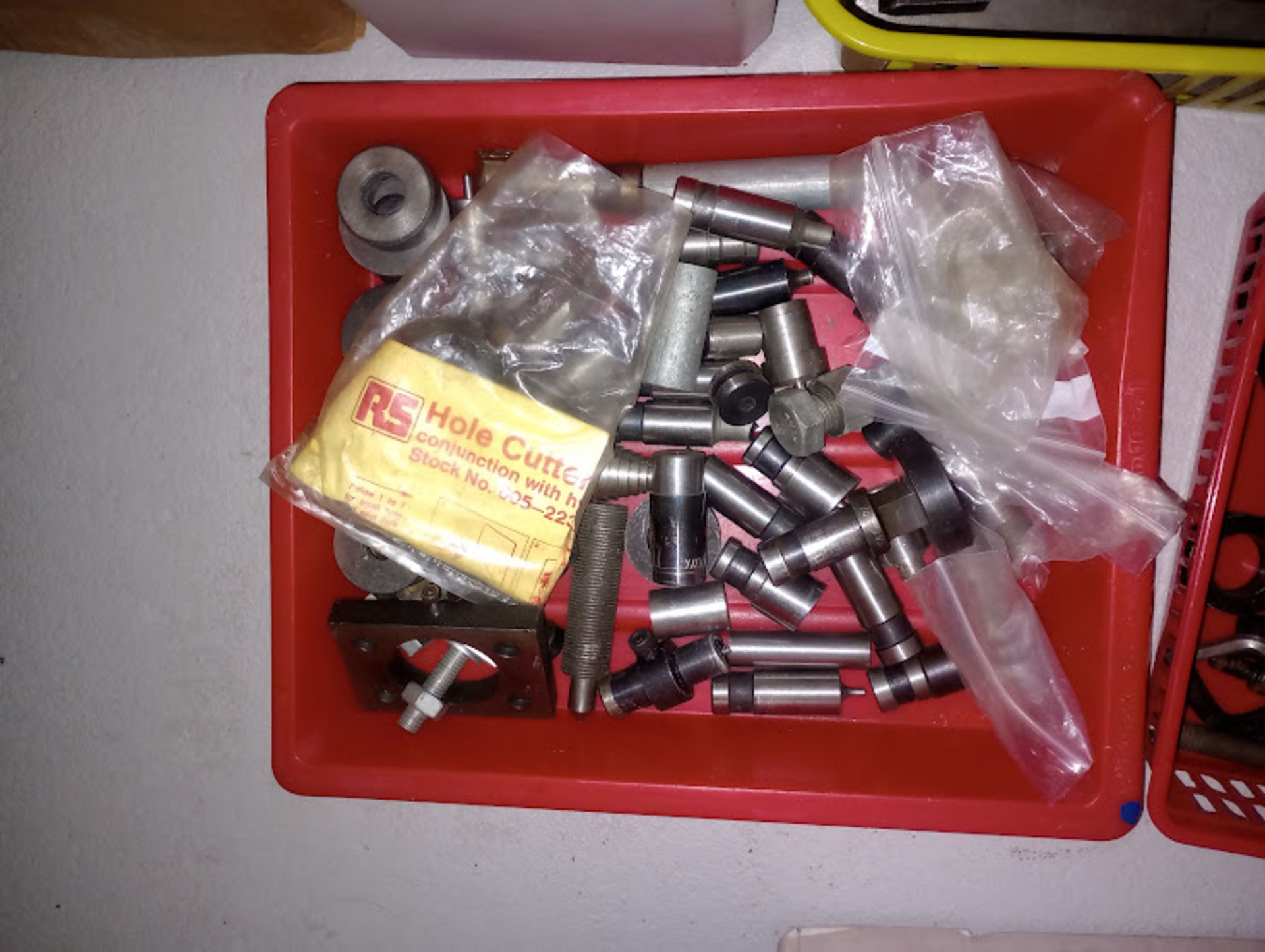 Punches & Dies For Bench Press assorted lots of differing sizes and parts for use with bench presss - Image 4 of 4