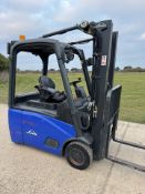 Linde 1.6 Tonne Electric Forklift Container Spec 6504 Hours 4.6m container spec mast with side sh