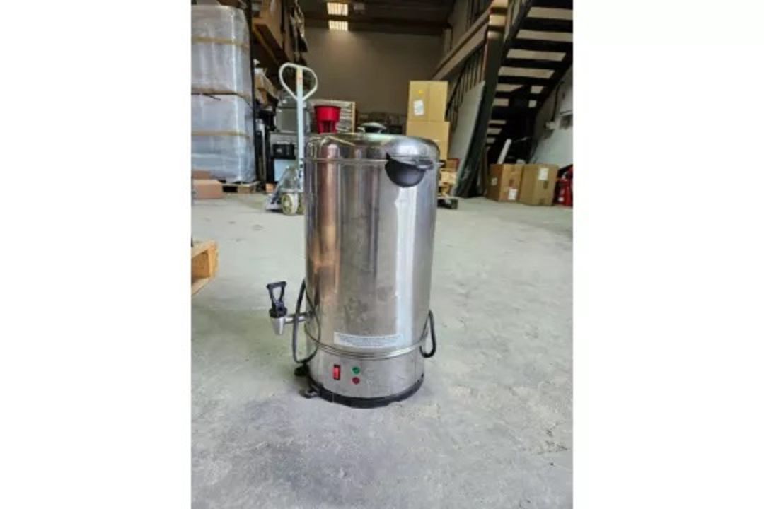Commercial Hot Water Urn/Boiler - Image 2 of 12