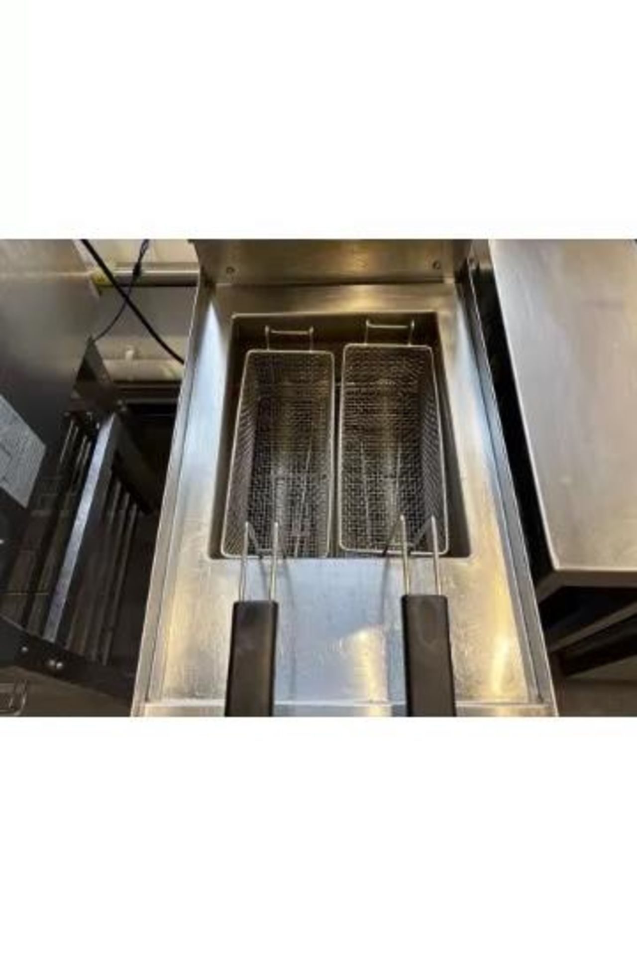 Navati Dual Basket Fryer NEXT BID MEETS RESERVE - Image 4 of 8