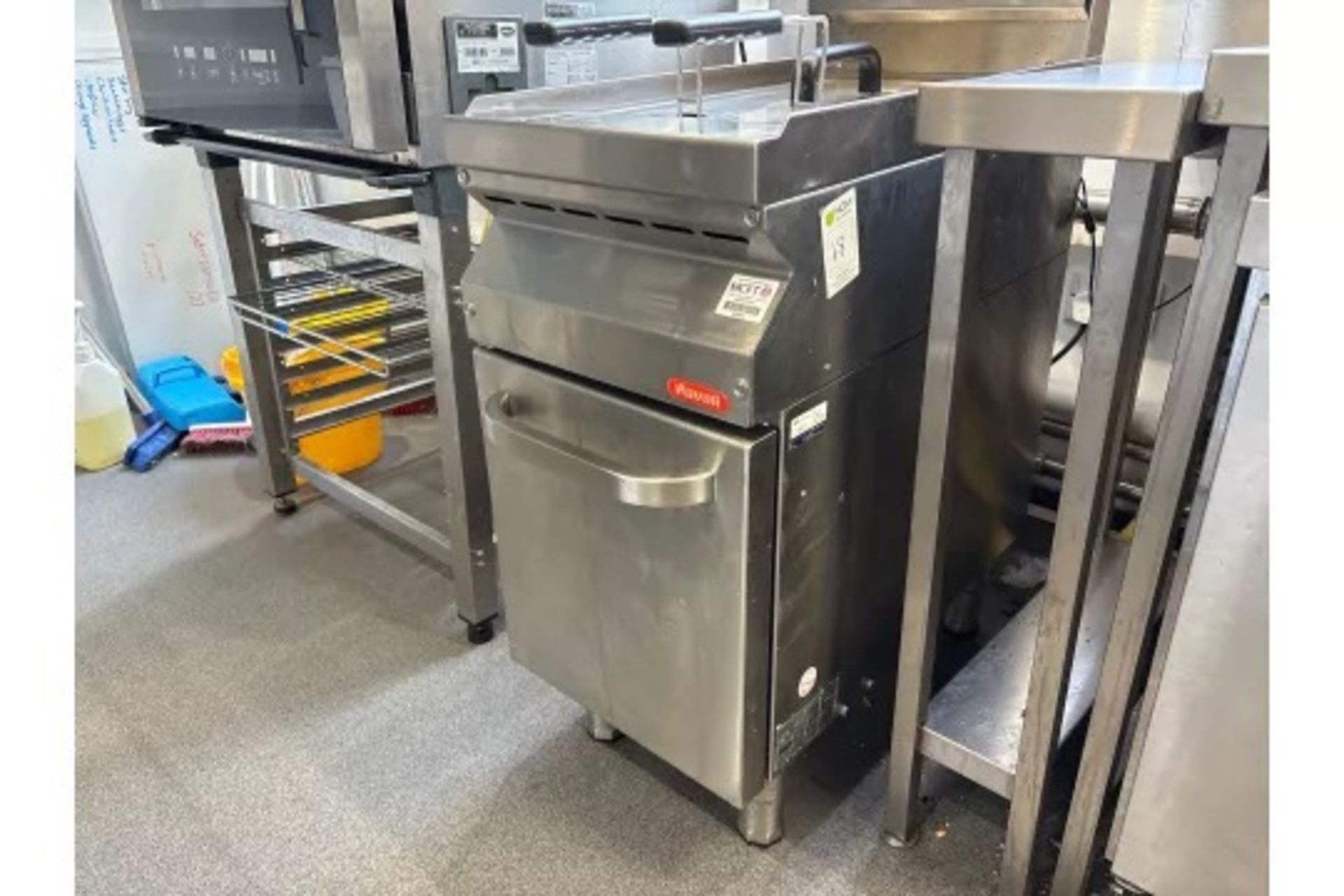 Navati Dual Basket Fryer NEXT BID MEETS RESERVE - Image 2 of 8