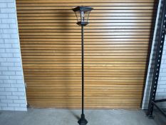 Linea Solar Lamp Post