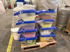 8 x Plastic Dispenser Tubs