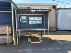 Metal Work Hut - No Reserve