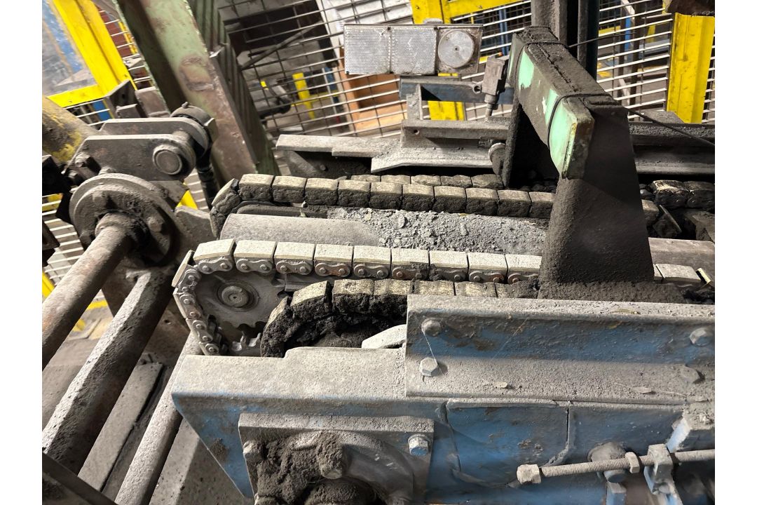 Burden Conveyor and Manipulator - Image 9 of 14