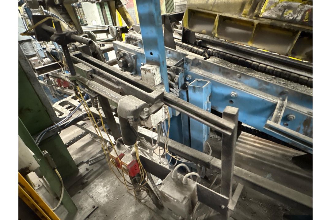 Burden Conveyor and Manipulator - Image 7 of 14