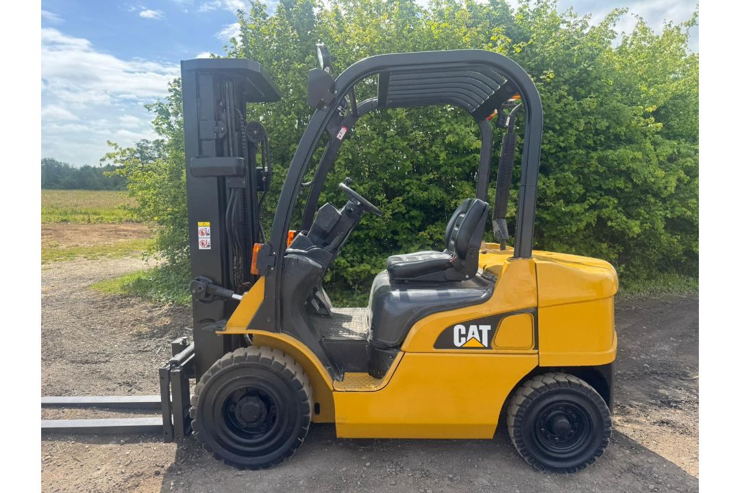 2007 Caterpillar DP25N 2.5 Tonne Diesel Forklift Truck, ONLY 2200 HOURS - Image 1 of 9