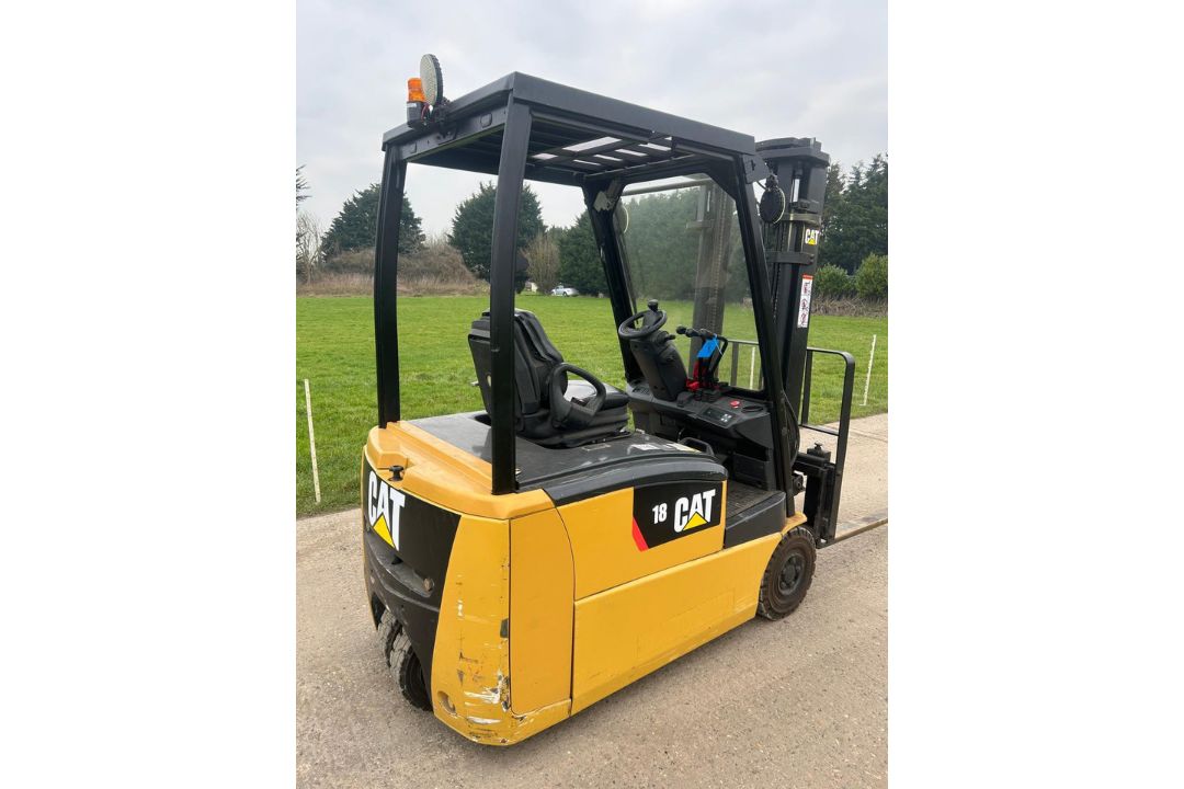 Caterpillar 1.8 Tonne Electric forklift Truck - Image 2 of 4