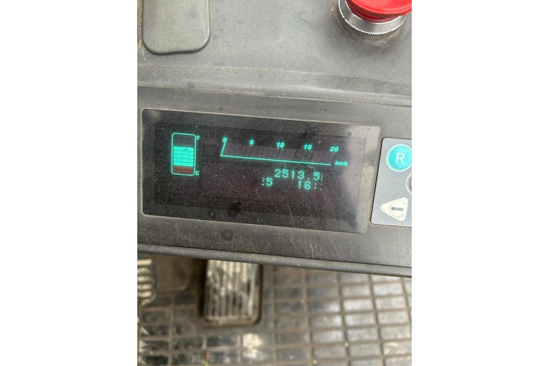 Caterpillar 1.8 Tonne Electric forklift Truck - Image 4 of 4