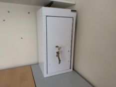 Sunflower Medical Lockable Medicine Cabinet, with Keys
