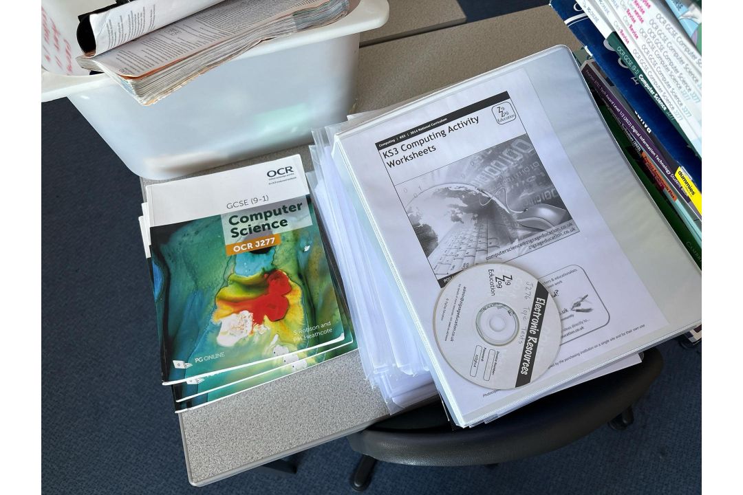 Computer Science Textbooks - Image 2 of 5