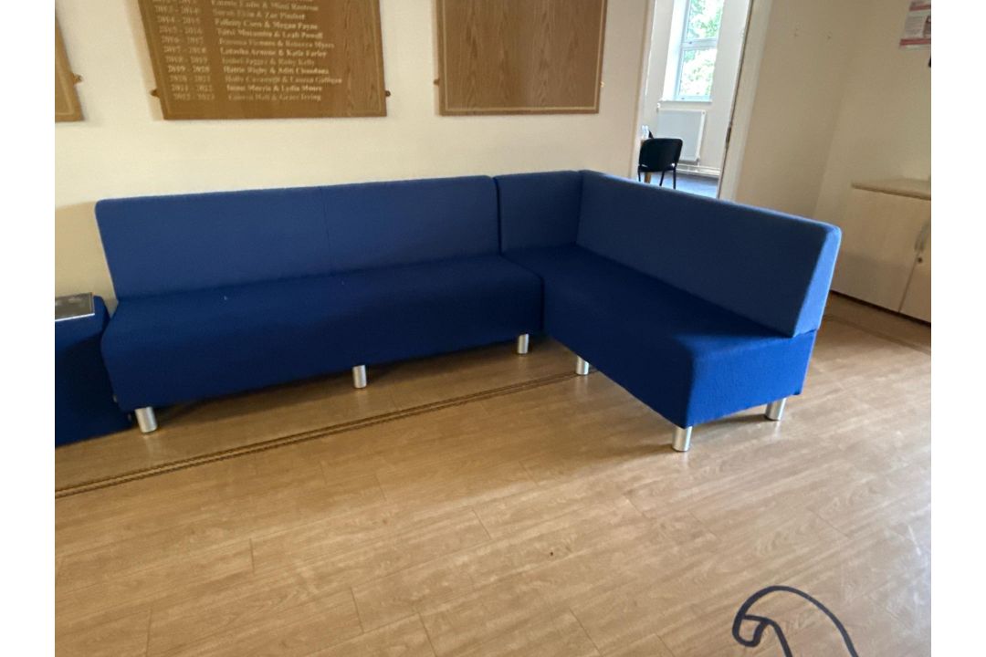 4 x Sofas And Pouffes - Image 1 of 5
