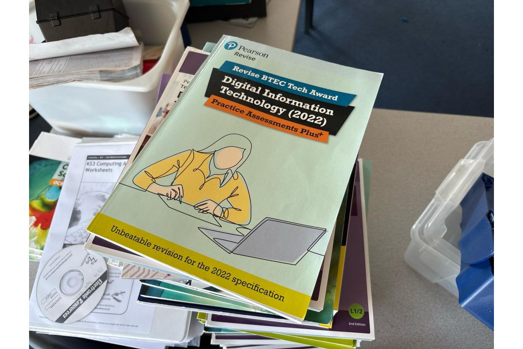 Computer Science Textbooks - Image 3 of 5