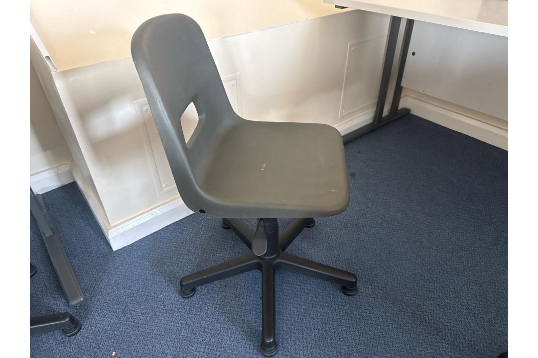 4 x Adjustable Chairs - Image 1 of 5