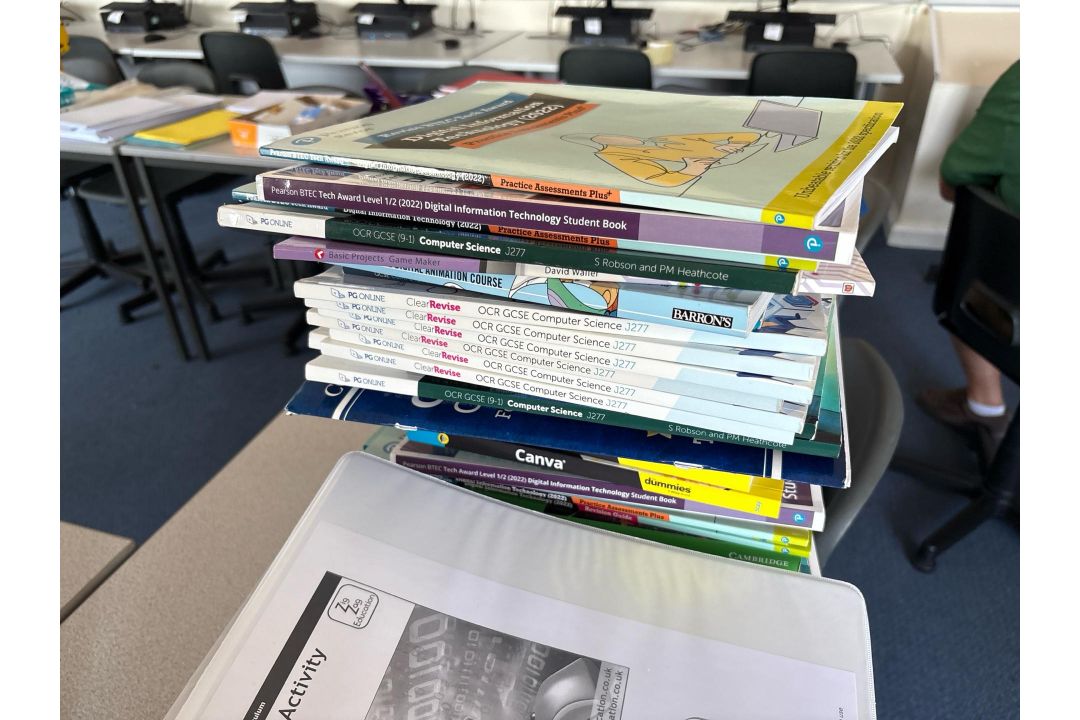 Computer Science Textbooks - Image 4 of 5
