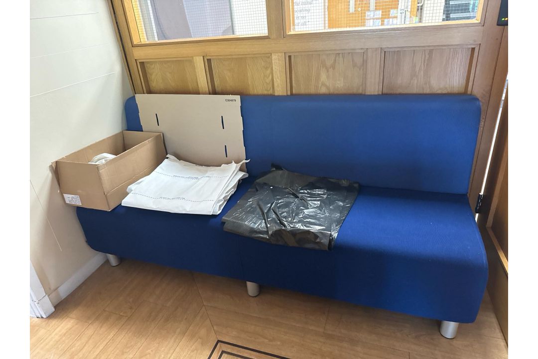 4 x Sofas And Pouffes - Image 5 of 5
