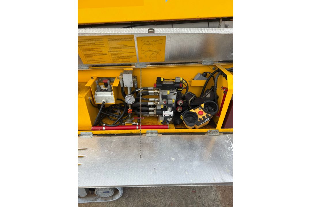 OMME 1750 RBD Dual Fuel Tracked Spider Lift - Access Platform - Cherry Picker 1854 Hours - Image 27 of 38