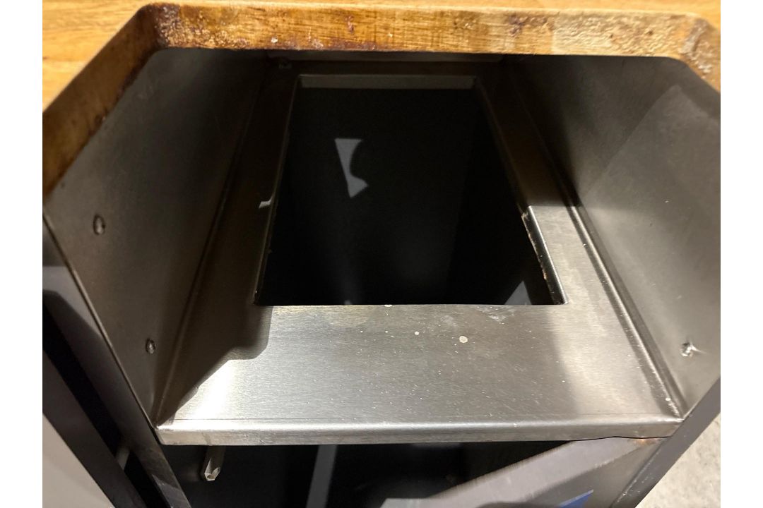 Wooden Waste Station - Image 3 of 7
