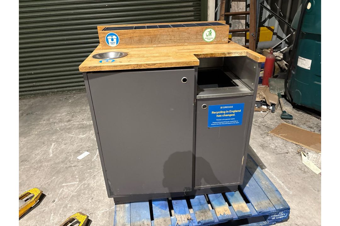 Wooden Waste Station - Image 7 of 7