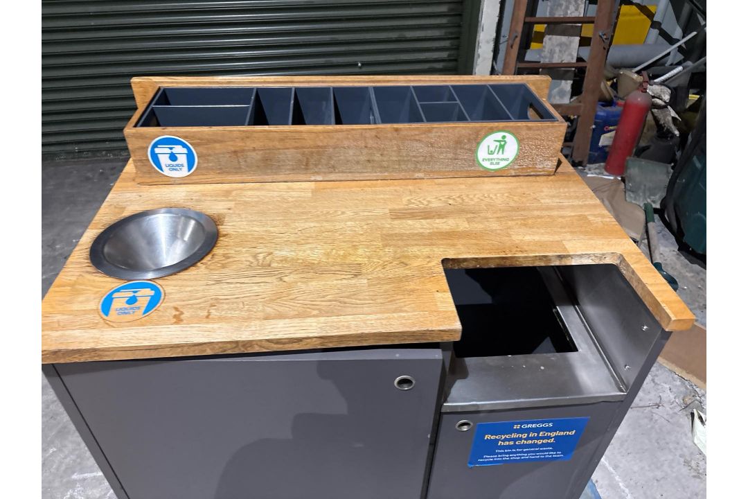 Wooden Waste Station - Image 1 of 7