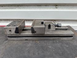 Precision Pull-Down Wedge Vice