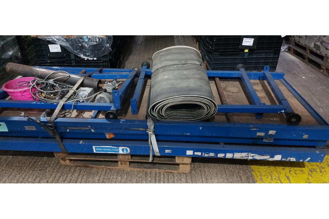 Large Two-Part Belt Conveyor with Stand, Motor & Switchgear - No Reserve - Image 1 of 2