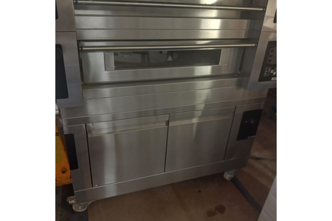 Moretti Forni S Series S100 2/L Double Deck Pizza Oven, With Proving Cabinet & Hood - Image 16 of 17
