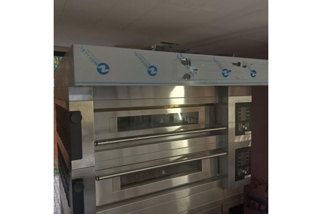 Moretti Forni S Series S100 2/L Double Deck Pizza Oven, With Proving Cabinet & Hood - Image 13 of 17