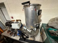 Liquid Feeder