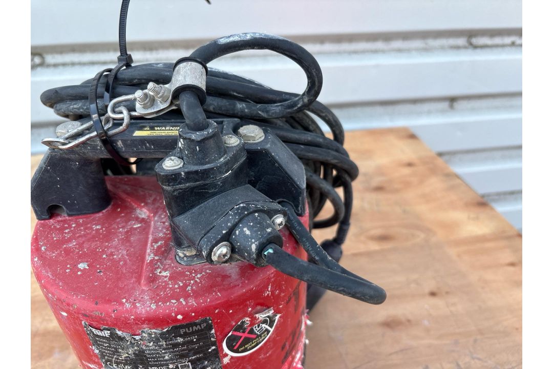 HSE Elite Submersible Pump THX22882 - Image 5 of 6